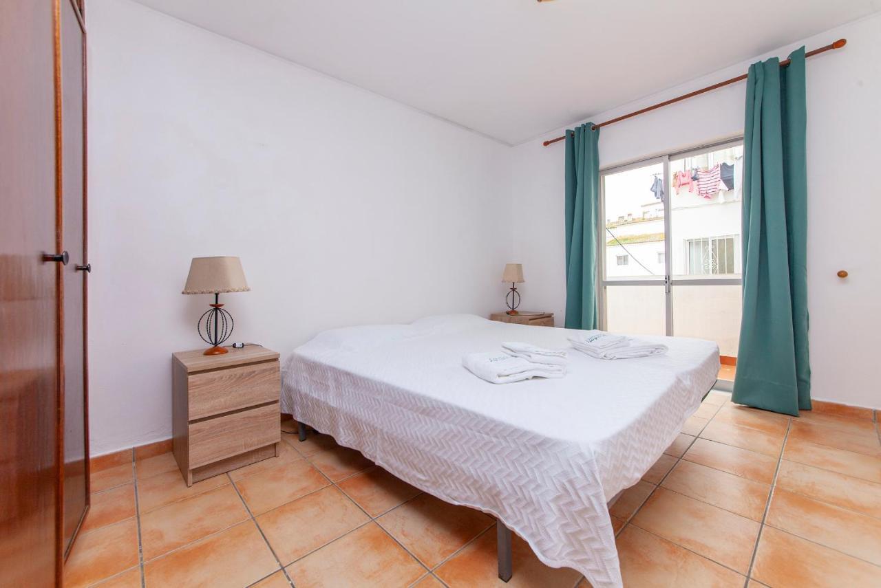 B18 - Village Street Apartment Lagos Esterno foto